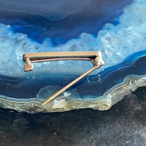 10k white gold small bar brooch - Picture 3 of 7